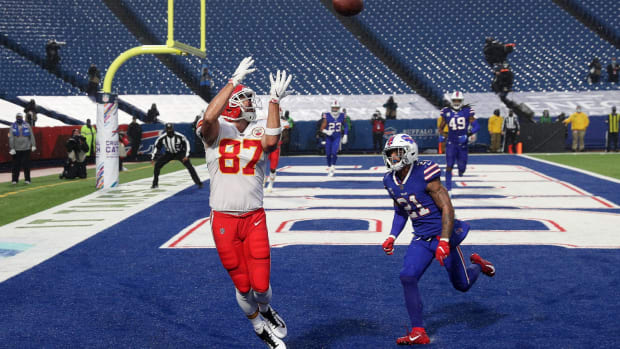 Chiefs tight end Travis Kelce catches this 12-yard touchdown pass over Bills Jordan Poyer. The Chiefs went on to beat the Bills 26-17. Jg 101920 Bills 4 © JAMIE GERMANO/ROCHESTER DEMOCRAT AND CHRONICLE via Imagn Content Services, LLC